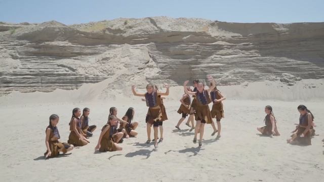 WAKA WAKA смотреть онлайн