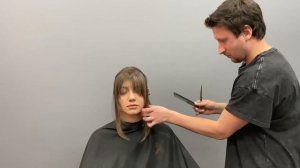 Как стричь челку | Женская стрижка | Короткая челка шторка