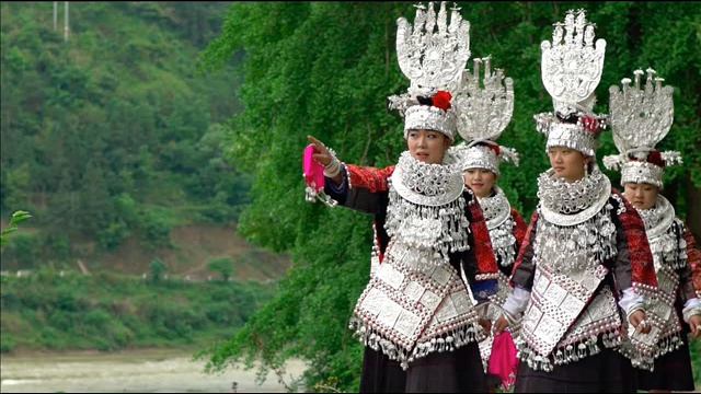 Three Dialects of Three Beautiful Miao/Hmong Songs смотреть онлайн