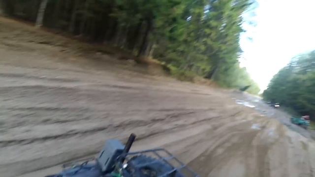 На танкодроме в Сертолово на мотоциклах Урал и Днепр мт смотреть онлайн