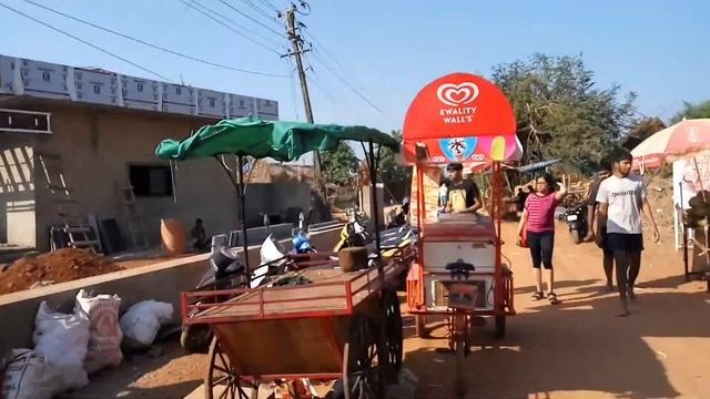 Дорога от отеля Sea Breeze Resort Candolim 3*до пляжа Кандолим. смотреть онлайн