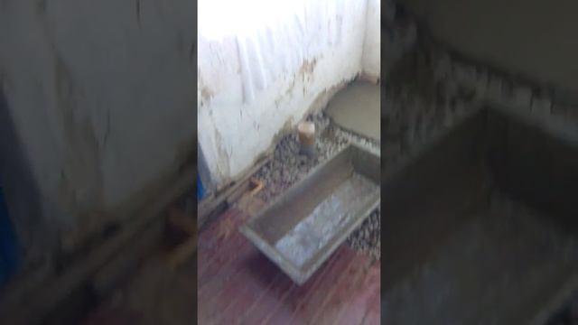 Стяжка  Заливка пола бетонном в ванной