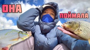 Девушка первый раз на РЫБАЛКЕ. Ловим на канале рыбу!