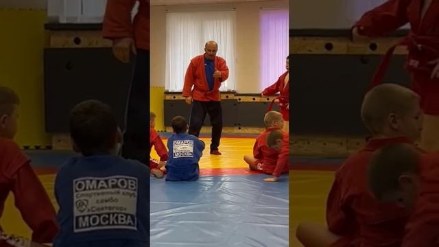 Самбо. Бросок за подколенной сгиб с переходом на ущемление икроножной мышцы.