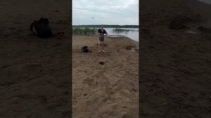 СИРДЫК!!! В ТРУСАХ!!! КУПАЕТСЯ!!!