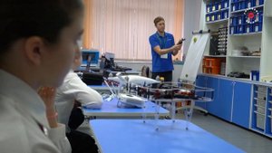 Добринские школьники учились управлять коптерами в «Кванториуме»