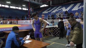 Взвешивание борцов до 74 кг.