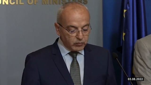 Беновска: Премиер Донев, невъзпитано е да не отговаряте на медиите! А да си водите монолози! смотреть онлайн