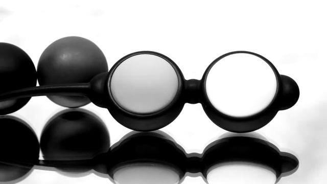 Вагинальные шарики Beyond Aroused сменные черный и белые FS-52427 смотреть онлайн