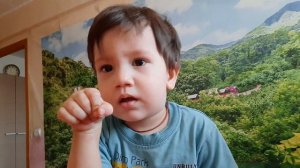 Мама с малышом лопочут