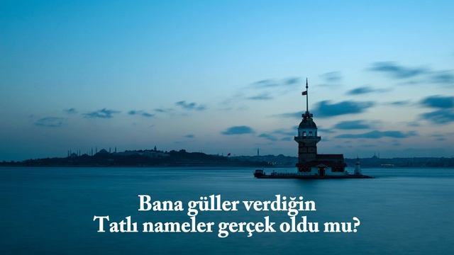 MELİKE ŞAHİN - OLUR MU ? (Sözleri/Lyrics)