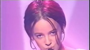 Alizée / Parler tout bas / plein soleil (2001.07.19)