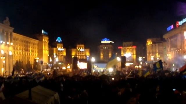 Майдан, 13 декабря 2013 года. Исполнение Гимна Украины смотреть онлайн