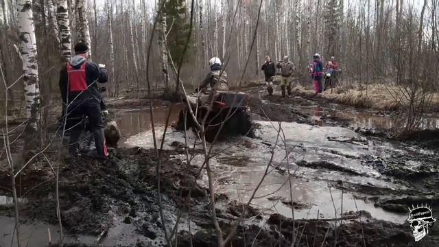 Мотоцикл Урал по бездорожью, битва на болоте, порвали ось на квадроцикле. Синявинские высоты 2019 смотреть онлайн