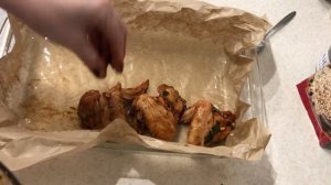 Запеченные куриные крылышки в соусе терияки с кунжутом