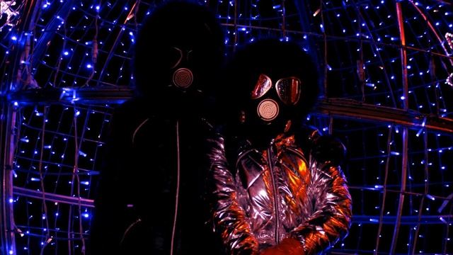 ОБЛИК БУДУЩЕГО - ЛИЦО ПРОГРЕССА. ПРОГУЛКИ В ЭКСПЕРИМЕНТАЛЬНОМ РЕСПИРАТОРЕ НТПР-5 И БЛЕСТЯЩЕМ КОМБЕЗ смотреть онлайн