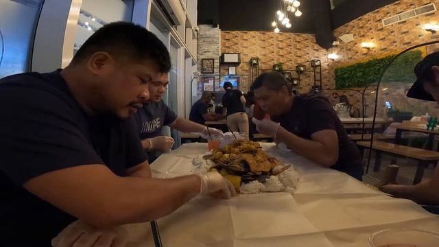 Off the Hook Restaurant l Dubai l Seafood l Hungry Tech смотреть онлайн