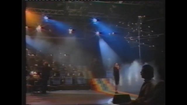 Esther Ofarim - Mad about the boy (live 1981) смотреть онлайн