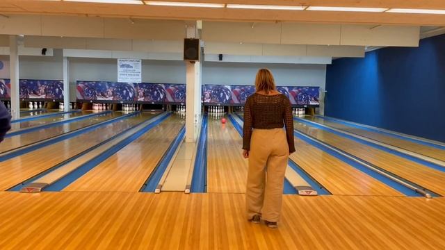 WATCH CORNELL PHDs FAIL at BOWLING смотреть онлайн