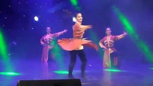 Улётная лезгинка от казахской девушки....