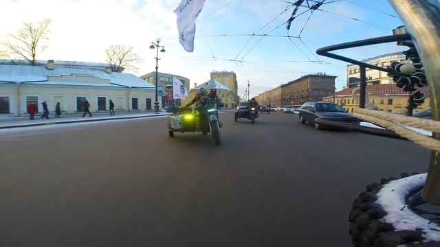 На колясычах по Питеру смотреть онлайн