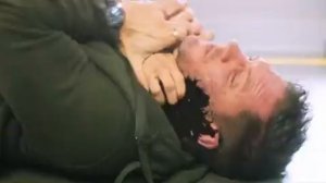 Эдди обнаружил себя. В Эдди вселяется симбиот. Веном. 2018