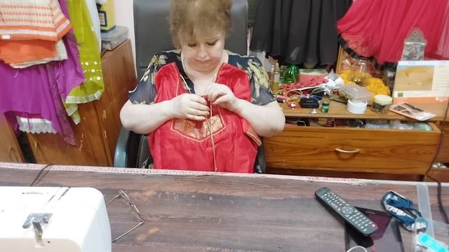 Неблагодарная профессия портного. Все празднуют, а я работаю. Работаю и гуляю из последних сил . смотреть онлайн