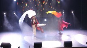 БлагословлЕние небожИтелей. 	Се ЛЯнь; Хуа ЧЭн