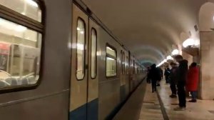 перегонка вагона метро Ока на станции Авиамоторная