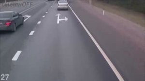 Невероятные идиоты за рулем 2017  Дураки на дорогах и безумные водители на наших дорогах #92