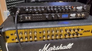 Быстрое сравнение Marshall JVM 410c и Victor Custom Jvm Demented 11