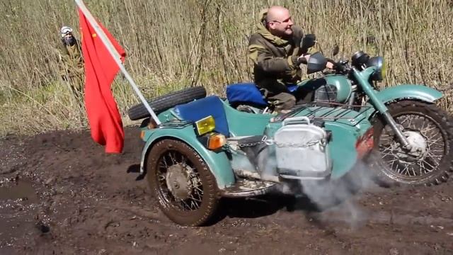 Парад на мотоциклах Урал Днепр в честь дня победы 9 мая смотреть онлайн