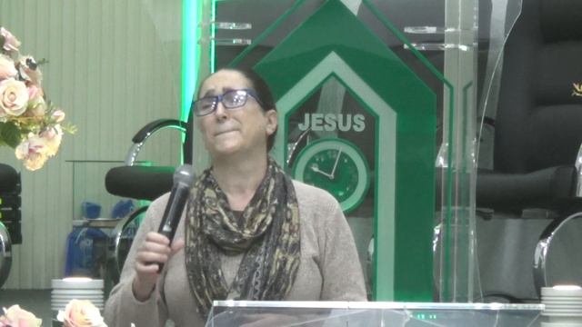 Cantora Ester Fernandes Adorando a DEUS no Culto Tarde da Solução com DEUS - 48 99675 1375 смотреть онлайн