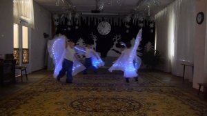 танец снежинок (снежных вихрей) в детском саду