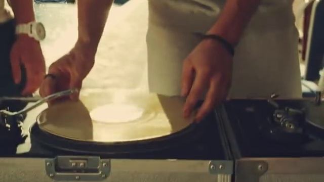 Лето, пляж, вечеринки, любовь... Супер love story! смотреть онлайн