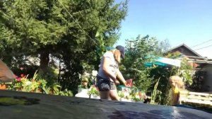 #VLOG кидаемся красками Холли #