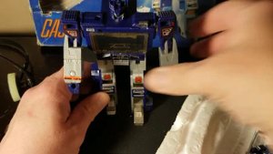 1980s off-brand Transformer Soundwave/Cassette man