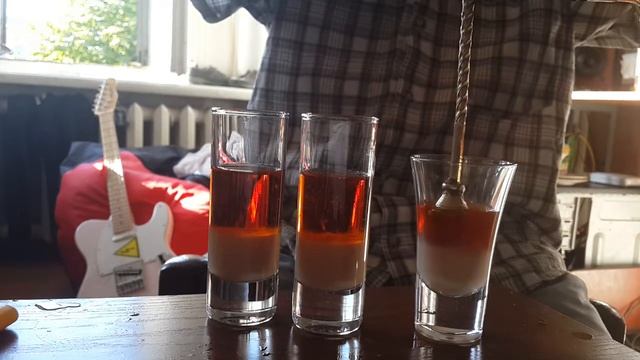 [+18] "Обзор бухла" эпизод IV коктейль "Тунгус" смотреть онлайн