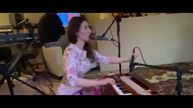 Vande Krishna - Live смотреть онлайн
