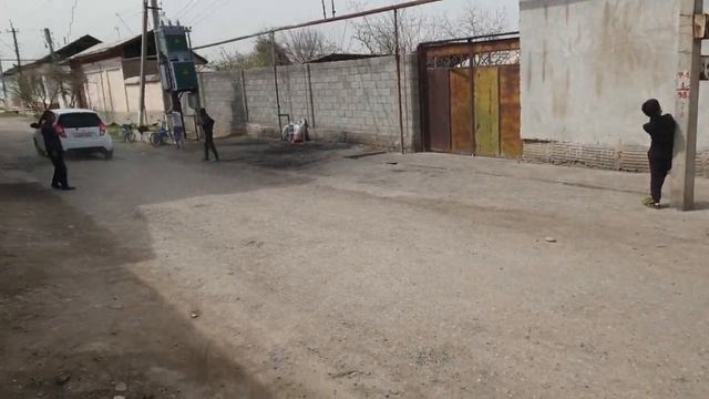 Андижон тумани,Футбол сезони бошланди. Мактаб стадиони бор. Зур ва доимо буш,аммо доим берк. смотреть онлайн