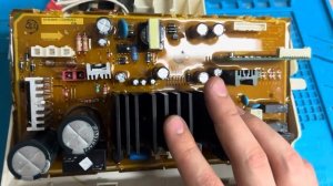 Samsung WF602U2BKWQ ошибка dE , не блокирует люк . Гниет субмодуль контроллера 💦