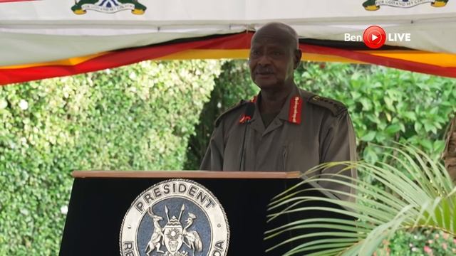 MUSEVENI retires 5 UPDF Generals at State House in peace and to peace says Thank You!