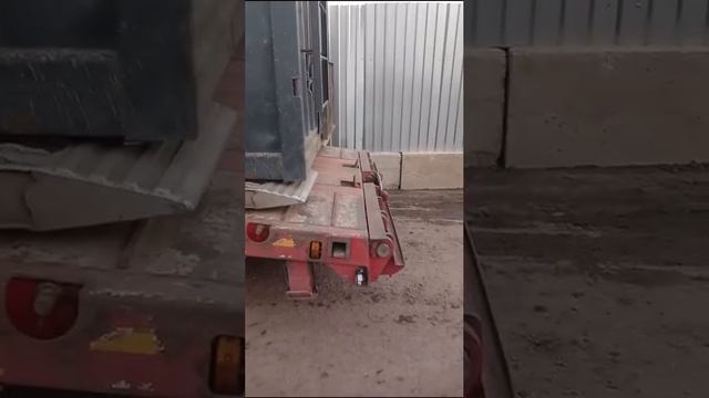 Заказать спецтехнику с доставкой можно по телефону +7 (985) 185-77-77, а мы погнали на новый объект