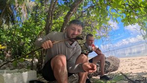 Выживание на Острове: Борьба с Природой и Собой во Второй День