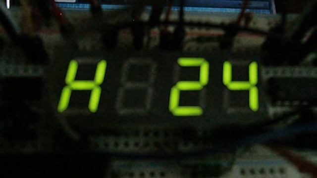 Часы, будильник, термометр на ATMEGA8, BMP180, DHT-11 смотреть онлайн