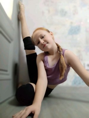 гимнастка и Юлечка