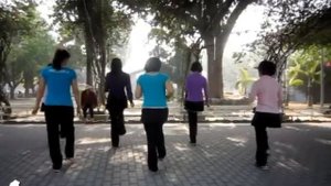 Que Sera - Line Dance (Adrian Helliker)