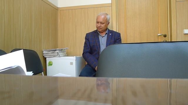 НЕ ПОНИМАЮЩИЙ вопросов Кутернега, ЧУШЬ про солидарность.Подытог суда.3