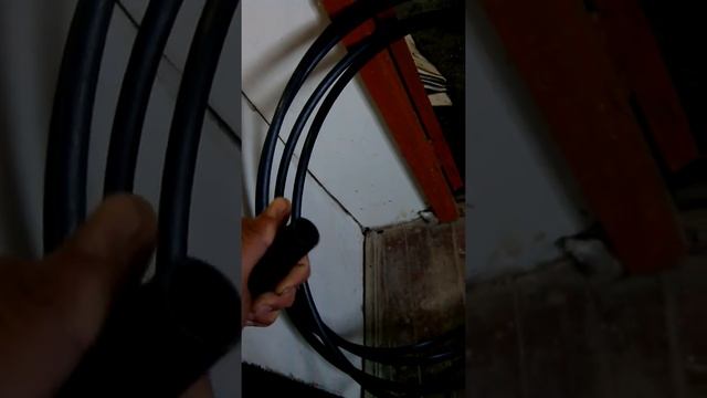 Водопровод √3 купил трубу двадцатую полиэтилен.
