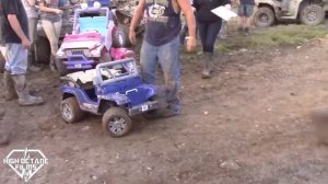 ГОНКИ С УДАРАМИ С ГОРЫ НА ДЕТСКИХ МАШИНКАХ